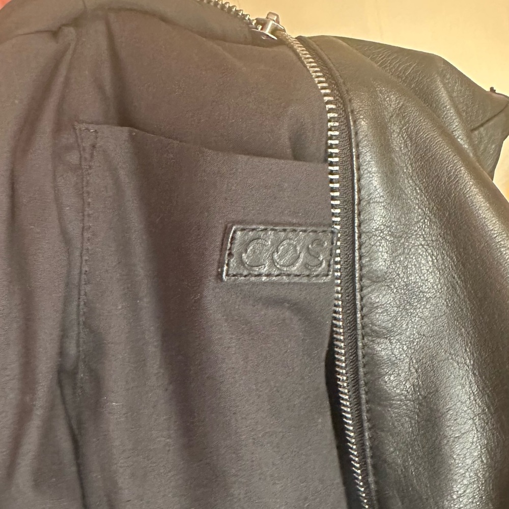 Elegant Black Leather COS Women's Bag - Picture 4 of 7